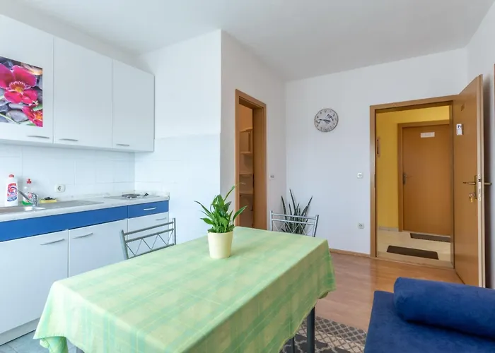 Charming With Balcony *