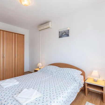 Charming With Balcony Appartement *